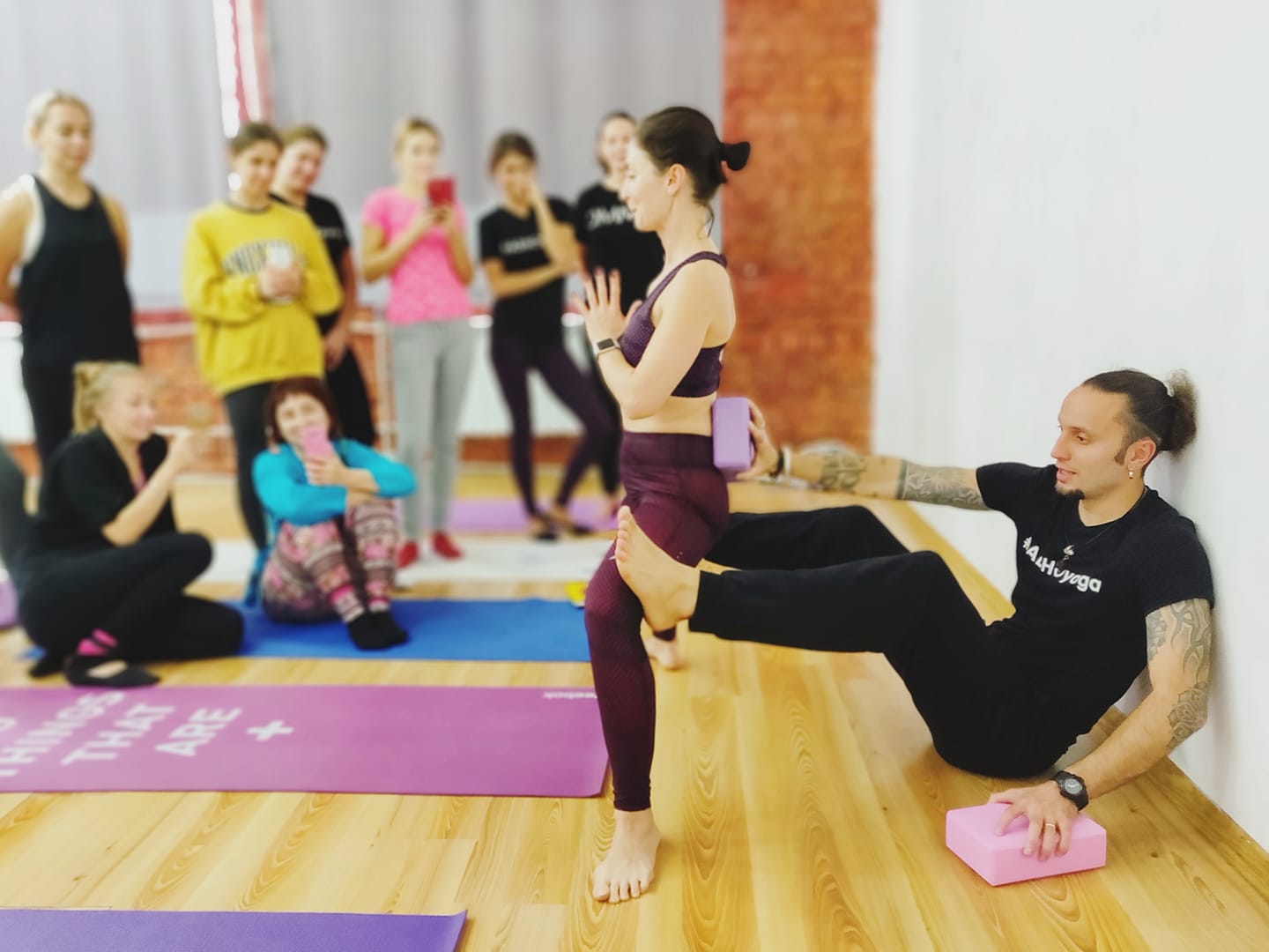 ADHOyoga поєднує кращі елементи різних напрямків